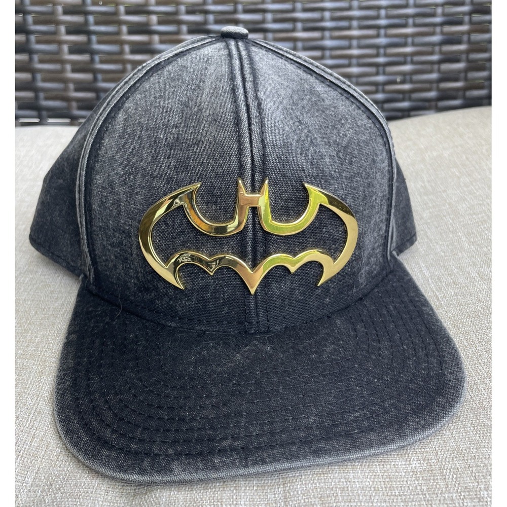 VINTAGE Batman Snapback Bat Logo Men's Black and Gold hat Weathered D.C. Comics